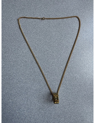 Collier A.P.C. Concert